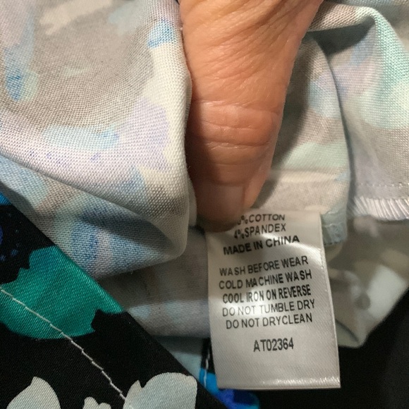 Atmos & Here stylish cup sleeved midi with zipper down the back - Picture 6 of 6